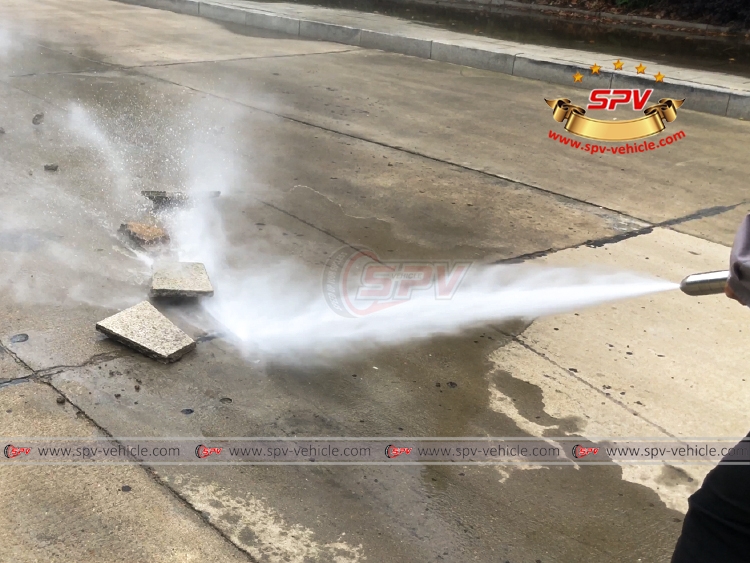 2,000 Litres Sewer Jetting Truck JMC - Jetting Effect 03 2,000 Litres Sewer Jetting Truck JMC - Jetting Effect 03